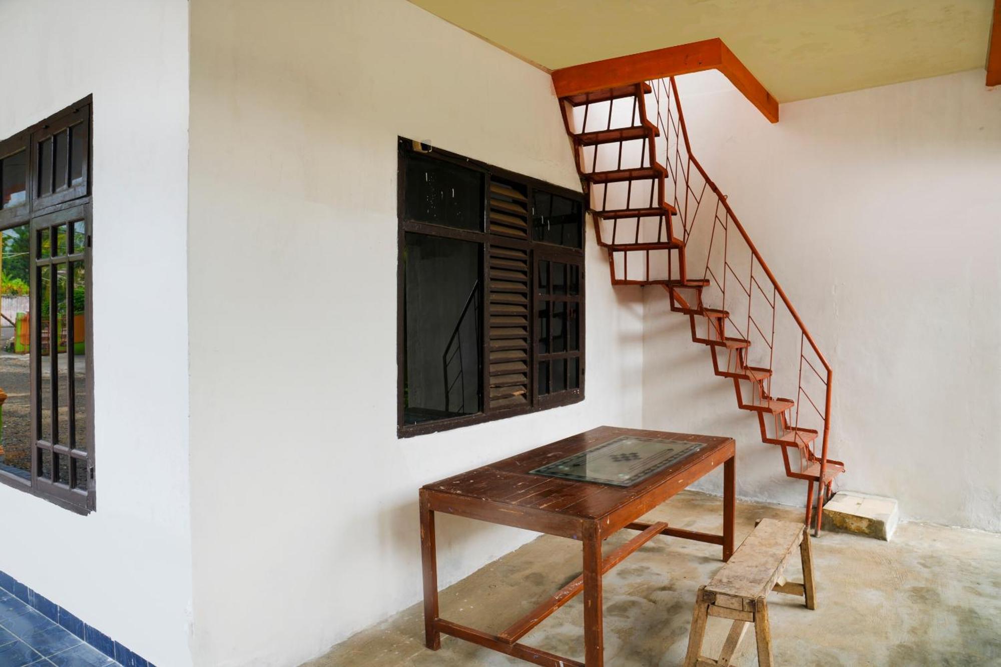 Spot On 92856 Home Stay Syariah Aom Kusman Sukabumi Bagian luar foto